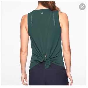 Athleta foothills tank in Jade Green